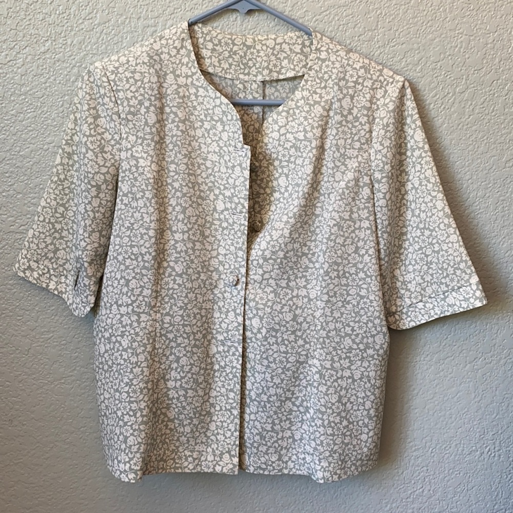 Green flower blouse